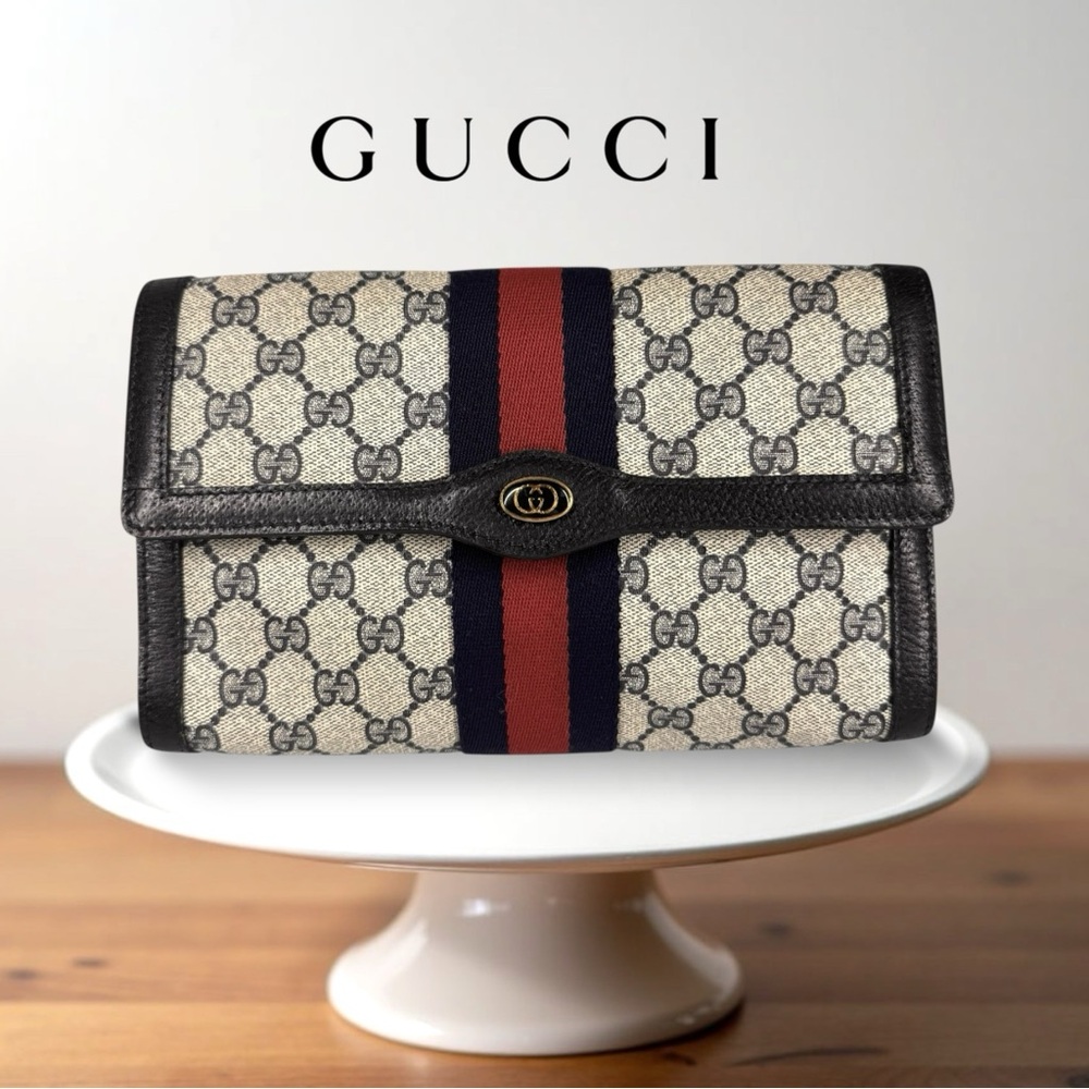 GUCCI GG Monogram Supreme Vintage Clutch – Navy Blue
